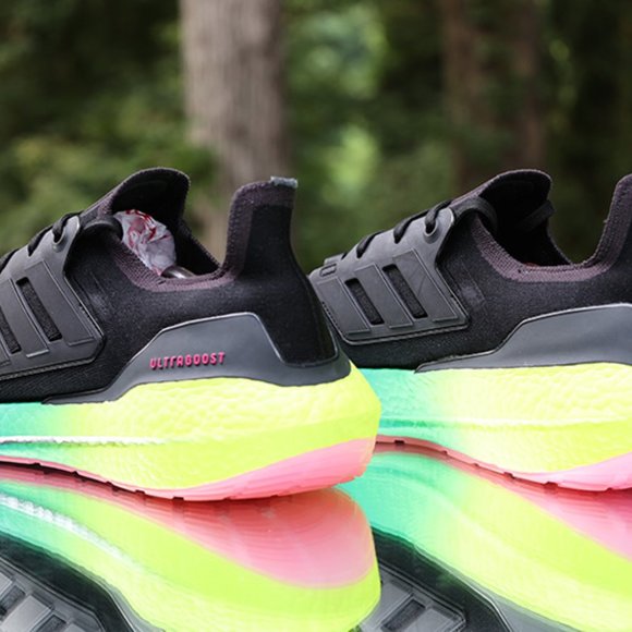 Adidas UltraBoost 22 Men’s Size 14 - Picture 2 of 12